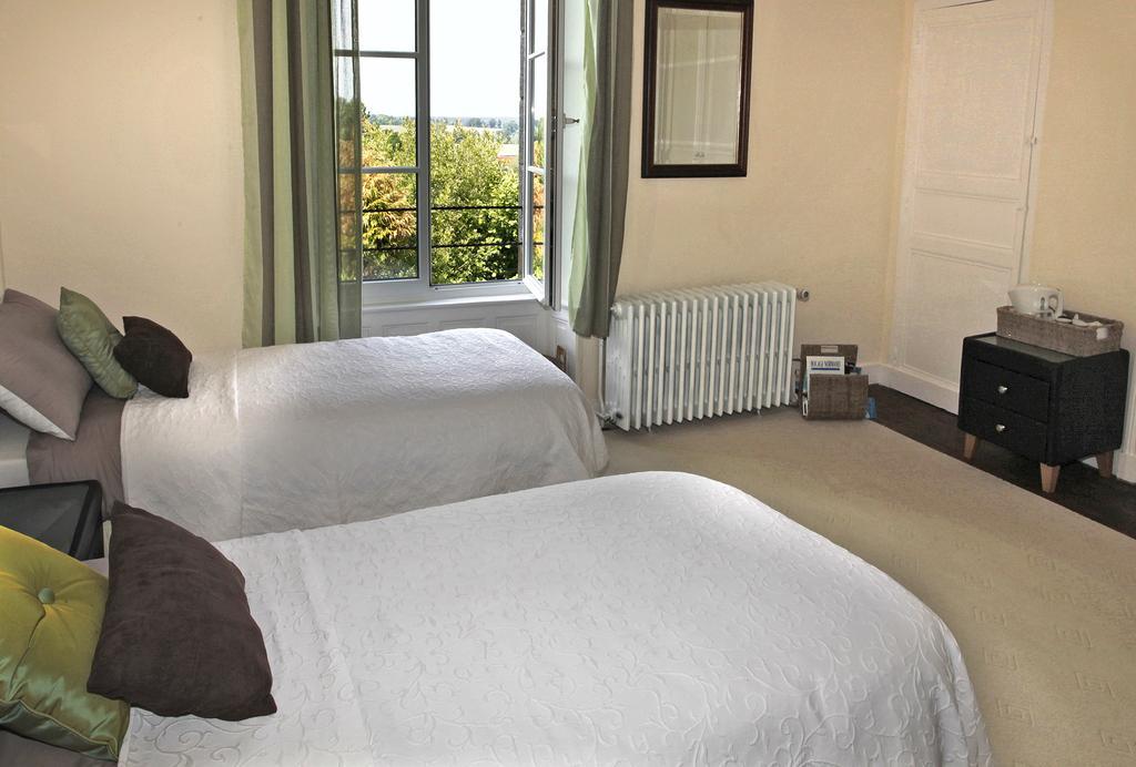 Le Presbytere Bed and Breakfast Saint-Bomer-les-Forges Εξωτερικό φωτογραφία